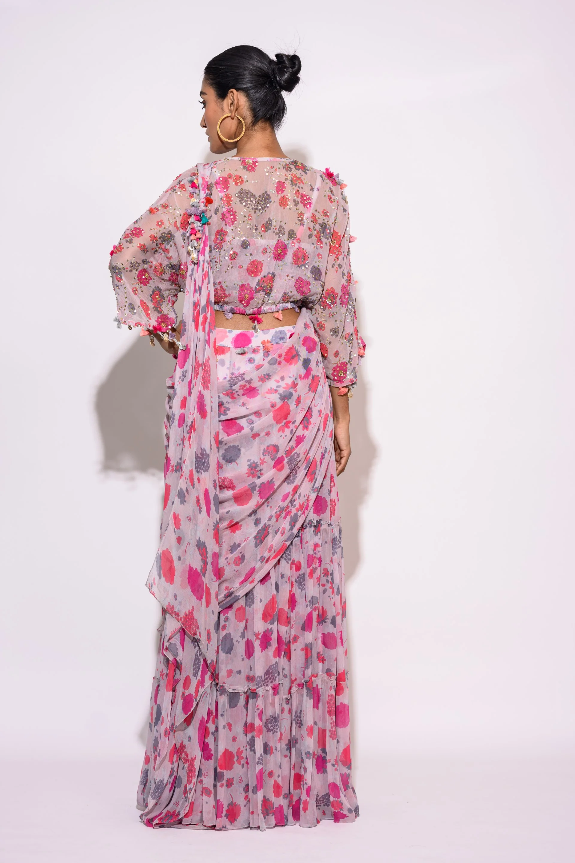 Printed Grey Draped Saree - Image 4
